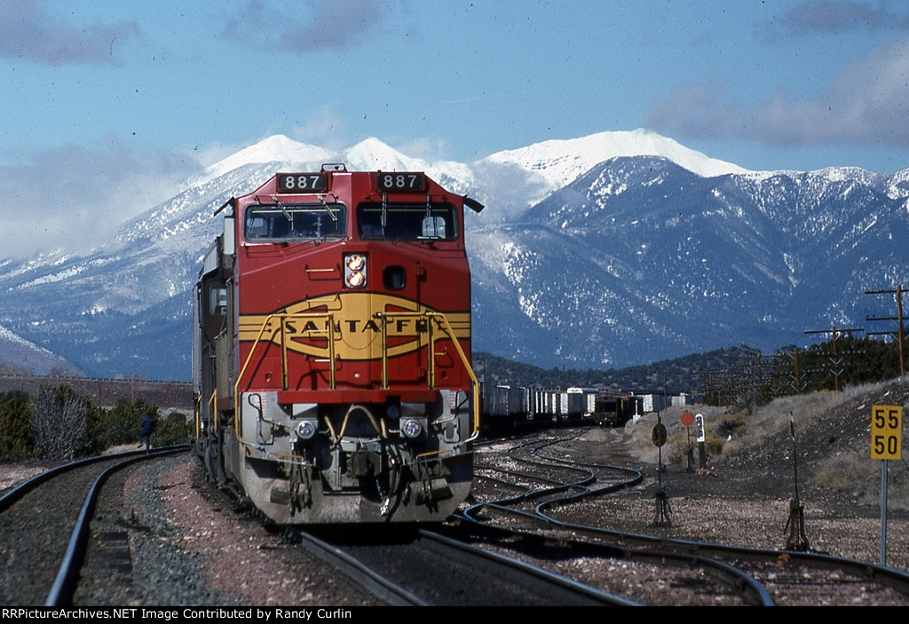 ATSF 887 at Darling